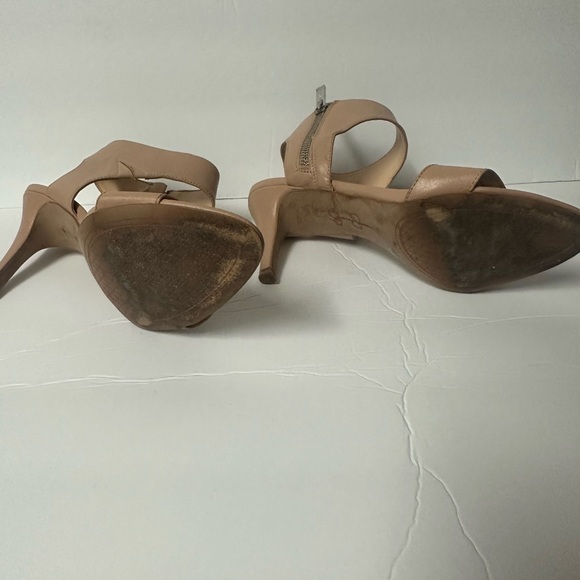 Jessica Simpson zippered tan heels size 8 - Picture 6 of 10